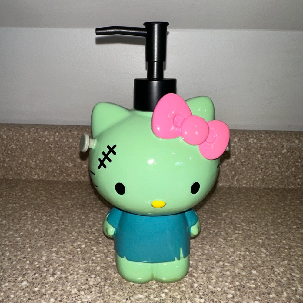 hello kitty halloween Frankenstein soap dispenser